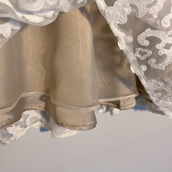 Minute Ivory Occasion Dress - Picture 5 of 9